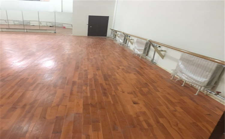 體育木地板技術措施